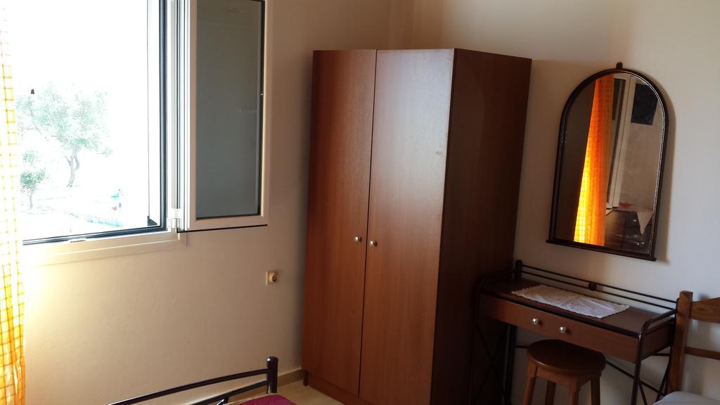 Eva Apartments Svoronata Bilik gambar