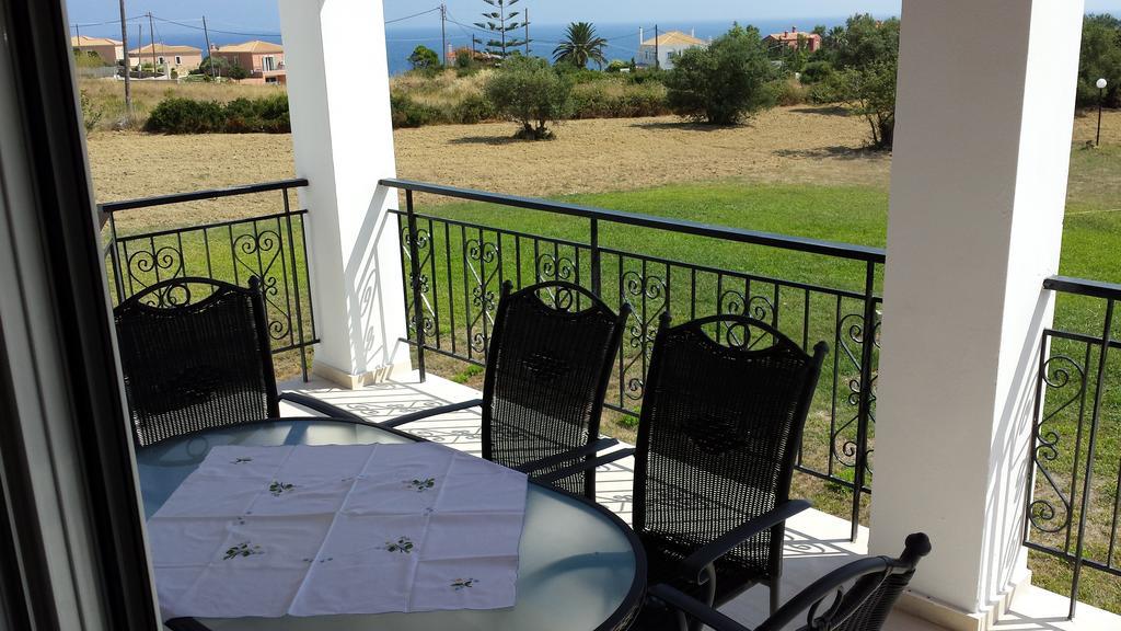 Eva Apartments Svoronata Bilik gambar
